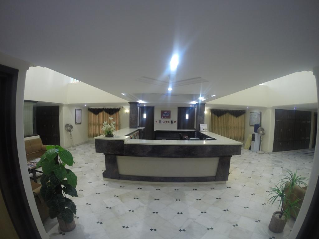 Hotel Alpha Vadodara Bagian luar foto